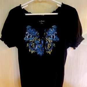 Women’s peasant style tunic with cap sleeves. Size small. Super cute!